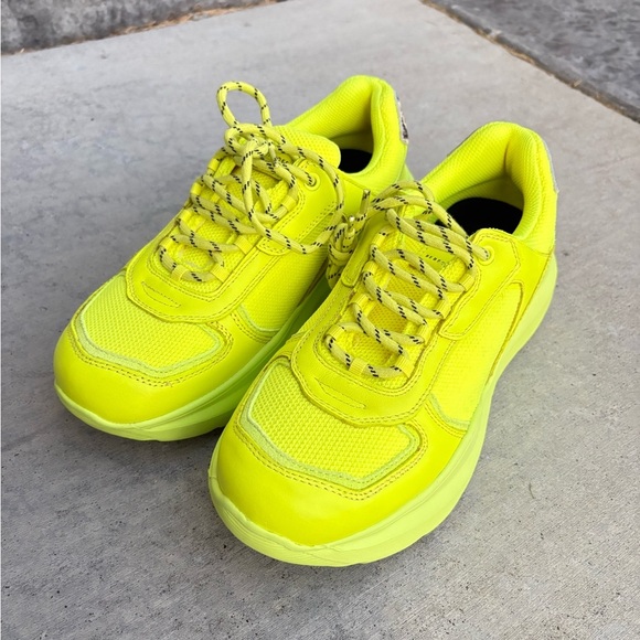 Rebeca Minkoff Sneakers Size 9 NWOT - Picture 2 of 7